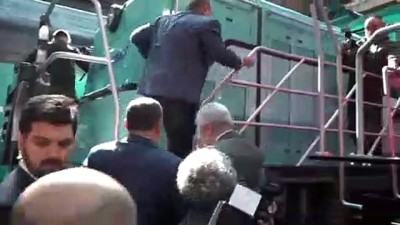 hizli tren - Dışişleri Bakanı Çavuşoğlu hibrit lokomotifi inceledi - ESKİŞEHİR Videosu