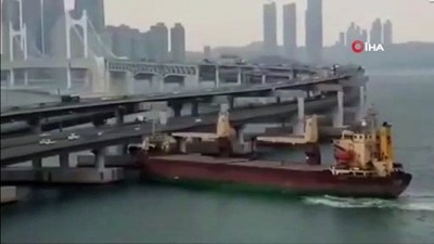 carpma ani -  - Durdurulamayan Rus gemisi Kore’de köprüye çarptı  Videosu