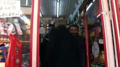  Görme engelli Devrim Tarım, Fatih’te sahaflık yapıyor 