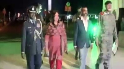 sivil kiyafet -  - Pakistan, Hintli pilotu serbest bıraktı Videosu