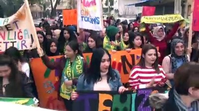 kadin taraftar - Kadın taraftarlardan ‘Şiddete Hayır’ yürüyüşü - OSMANİYE  Videosu