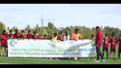 amator lig - Malazgirt U-13 Futbol Takımı İstanbul'da (1) - İSTANBUL  Videosu