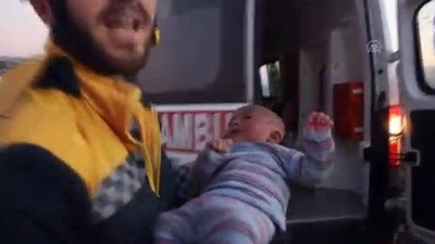 sivil savunma - Suriye'de 3 aylık bebek enkazdan sağ çıkarıldı - İDLİB  Videosu