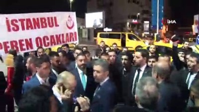 polis mudahale - Taksim'de izinsiz gösteri yapmak isteyen gruba polis biber gazı ile müdahale etti Videosu