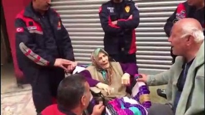 kurtarma ekibi - Engelli anne ile oğlunu arama kurtarma ekibi buluşturdu - ADANA  Videosu