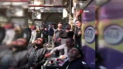 hayvan sevgisi -  2 gün boyunca ağaçta mahsur kalmıştı... Canını hiçe sayıp metrelerce yükseklikteki kediyi böyle kurtardı  Videosu