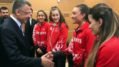 Cumhurbaşkanı Yardımcısı Oktay, milli sporcuları kabul etti - MUŞ