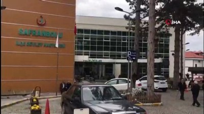 hastane bahcesi -  Hastane bahçesinde uyuşturucu pazarlığına polis baskını Videosu