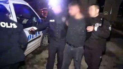 kacis - Polisten kaçan şüpheliler kovalamaca sonucu yakalandı - ADANA  Videosu