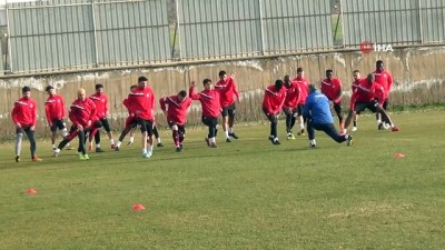 siginma - Serhat Gülpınar: 'Bizim için önemli olan 3 puanla tanışıp, bir galibiyet serisi yakalamak'  Videosu