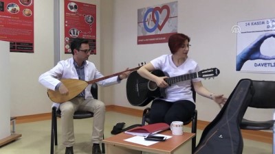 perkusyon - Sağlıkçılar iş stresini kurdukları müzik grubuyla atıyor - KOCAELİ  Videosu