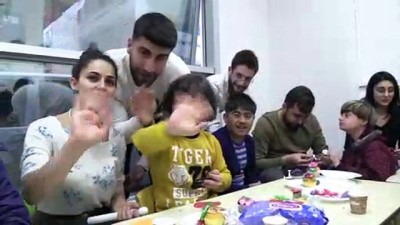down sendromu - Suriyeli down sendromlu çocuklar için 'mutluluk' etkinliği - İZMİR  Videosu
