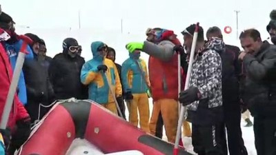 rafting heyecani -  Karlı dağlarda rafting heyecanı  Videosu