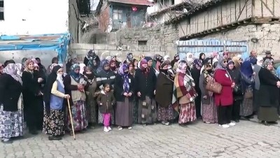koy mezarligi - Kıbrıs Gazisi Düzgün son yolculuğuna uğurlandı - AMASYA Videosu