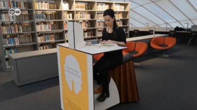 kutuphane - Kütüphanede okurken elektrik üret  Videosu