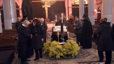 ermeniler -  Patrik Mesrob Mutafyan’ın naaşı saygı duruşu için katafalka konuldu  Videosu