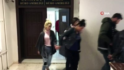 cinsel iliski -  Başkent'te evli adama şantaj yapan hayat kadınları yakayı ele verdi  Videosu
