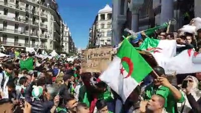 protesto - Buteflika karşıtı gösteriler sürüyor (1) - CEZAYİR Videosu