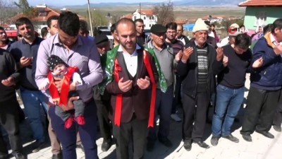 isaf -  Damadın sağdıcı 4 aylık bebek oldu  Videosu