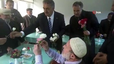uzun omur -  Huzurevi sakinleri ile buluşan AK Parti Genel Başkan Yardımcısı Yazıcı: “Aile birliği ve bütünlüğü beka işidir” Videosu