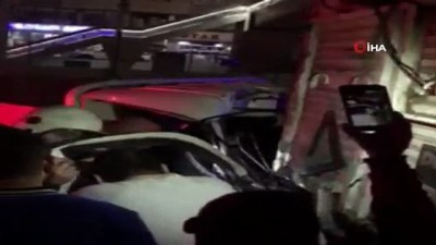  Bursa’da kamyonetle kamyon çarpıştı 