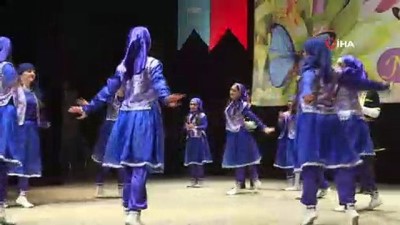 dans gosterisi -  - Gürcistan’da Nevruz coşkusu
- Türk öğrencilerinin dans gösterisi büyük beğeni topladı Videosu