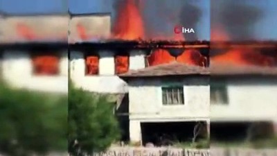isabeyli -  Aydın’da ahşap ev böyle alev alev yandı Videosu