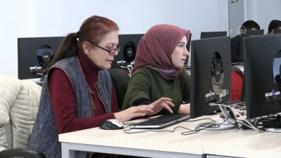 ders calis - Yeğeninin teklifiyle 60 yaşında üniversiteli oldu - SİNOP  Videosu