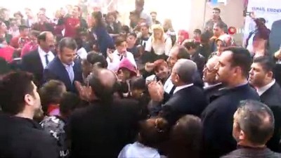 tezahur -  AK Parti Ataşehir Belediye Başkan Adayı İsmail Erdem Roman vatandaşlarla buluştu  Videosu