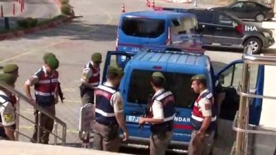 tutuklu sanik -  Kına gecesi pusu kurup 3 kişiyi öldüren 4 sanığa 9 ila 20 yıl arası hapis cezası Videosu