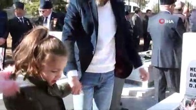 milletvekili -  Şehit kızından yürekleri burkan söz: “Babamın canı acımaz değil mi”  Videosu