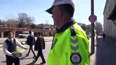yeni kiyafet - Trafik polisleri yeni kıyafetlerini giydi - EDİRNE Videosu