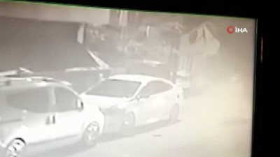 alacak verecek meselesi -  Ataşehir’de gece vakti otomobil kundaklayan şahıslar kamerada  Videosu