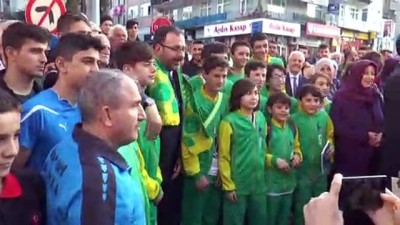 satranc - Bakan Kasapoğlu, çocuklarla basket oynadı - DÜZCE Videosu