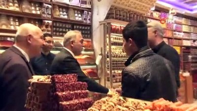 muhabbet -  Fatih Belediye Başkan adayı Ergün Turan, Tarihi Mısır Çarşısı esnafını ziyaret etti  Videosu