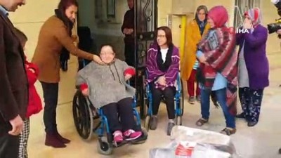  Umut Köprüsü Derneğinden Tosya'daki engellilere akülü araba 