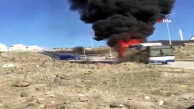 yolcu otobusu -  Yolcular son anda kurtuldu... Başkent'te yolcu otobüsü alev alev yandı  Videosu