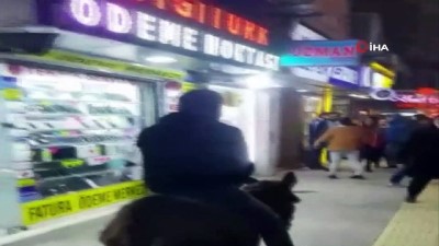  Elazığ’ın en işlek caddesinde eşekle gezdi