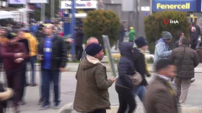 tezahur - Fenerbahçeli taraftarlardan Rize maçına yoğun ilgi Videosu