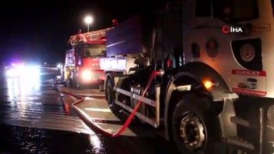 sparta -  Mersin’de yanarak demir yığınına dönen TIR’dan şoför ucuz kurtuldu  Videosu