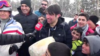 yaris -  Sarıkamış’ta karda kaşar yuvarlamaca yarışmasında kaşar kapmak için birbirini ezdiler Videosu