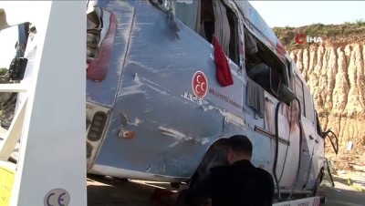 temel atma toreni -  Adana’da seçim midibüsü devrildi: 15 yaralı Videosu
