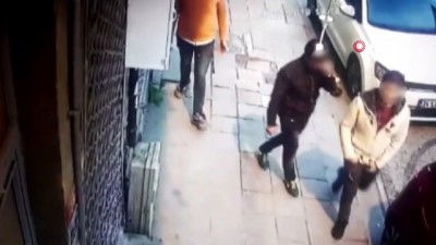 hastane -  Ekmek bıçağıyla arkadaşını öldüren şahıs kamerada  Videosu