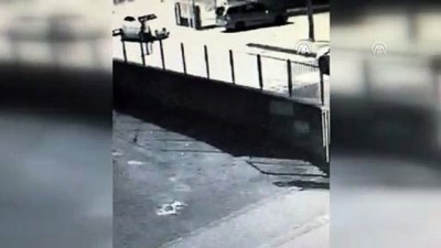 psikoloji - Sokakta rastladığı tanımadığı kişiyi bıçakla öldürdü - ANKARA  Videosu