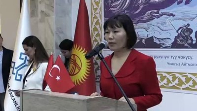 Türk sanatçı Kırgızistan'da down sendromlu gençlere fotoğrafı sevdirdi 
