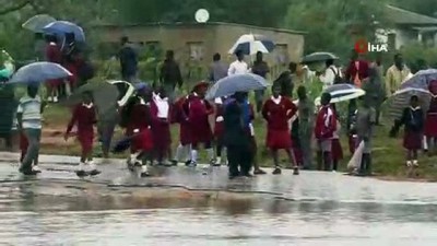 kasirga -  - Zimbabve'yi Vuran Kasırgada Ölü Sayısı 98’e Yükseldi
- Arama Kurtarma Çalışmalarına Hız Verildi Videosu