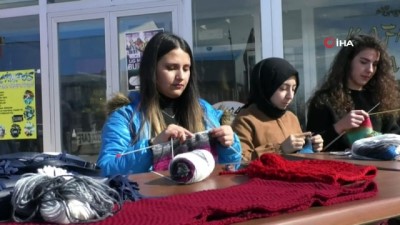 kucuk cocuk -  Kars’ta üniversite öğrencileri ilmik ilmik sevgi örüyor  Videosu