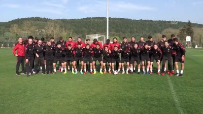 ingiltere - Ümit Milli Takım Futbolcusuları Özcan ve Akçay - İSTANBUL  Videosu