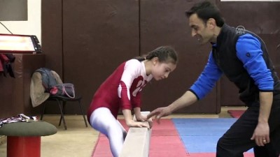 Down sendromlu Sümeyye jimnastikle hayata tutundu - ERZURUM 