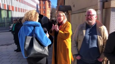 inisiyatif - İsveçlilerden cuma namazını kılan Müslümanlar için insan zinciri - STOCKHOLM Videosu